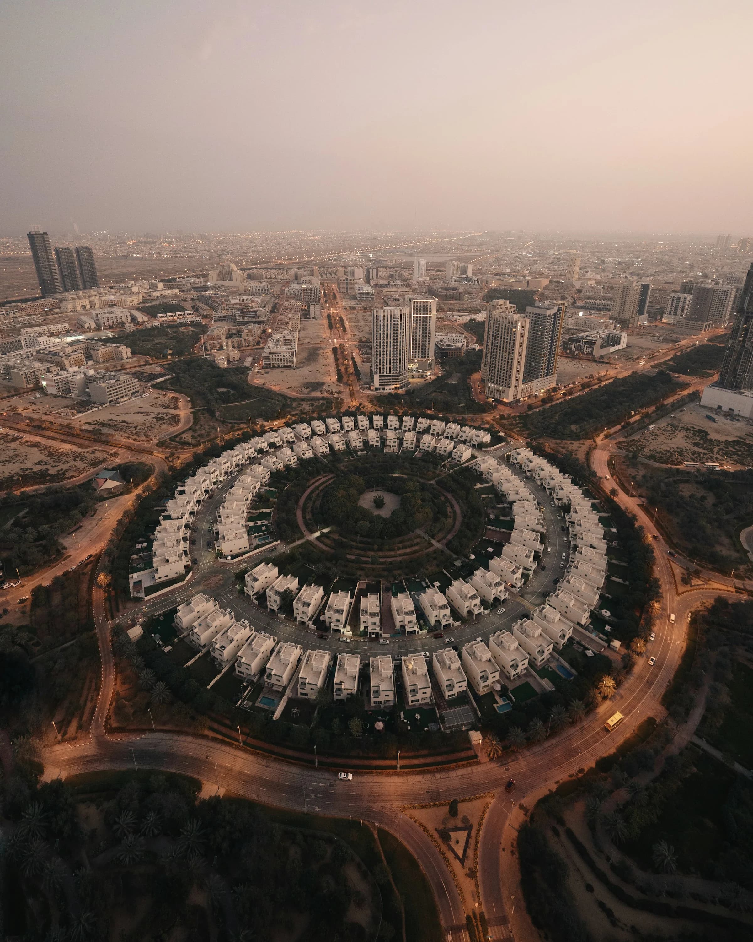 Jumeirah Village Circle — vista aérea publicada en enero de 2022.